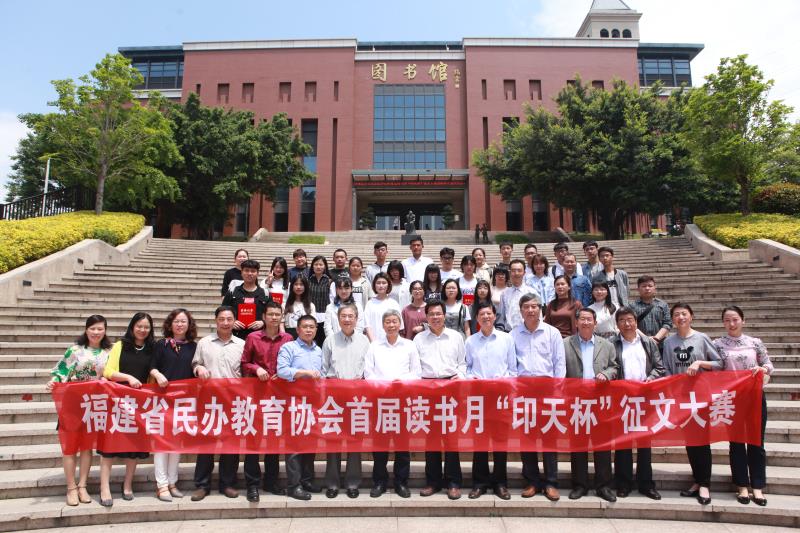 读书01.jpg